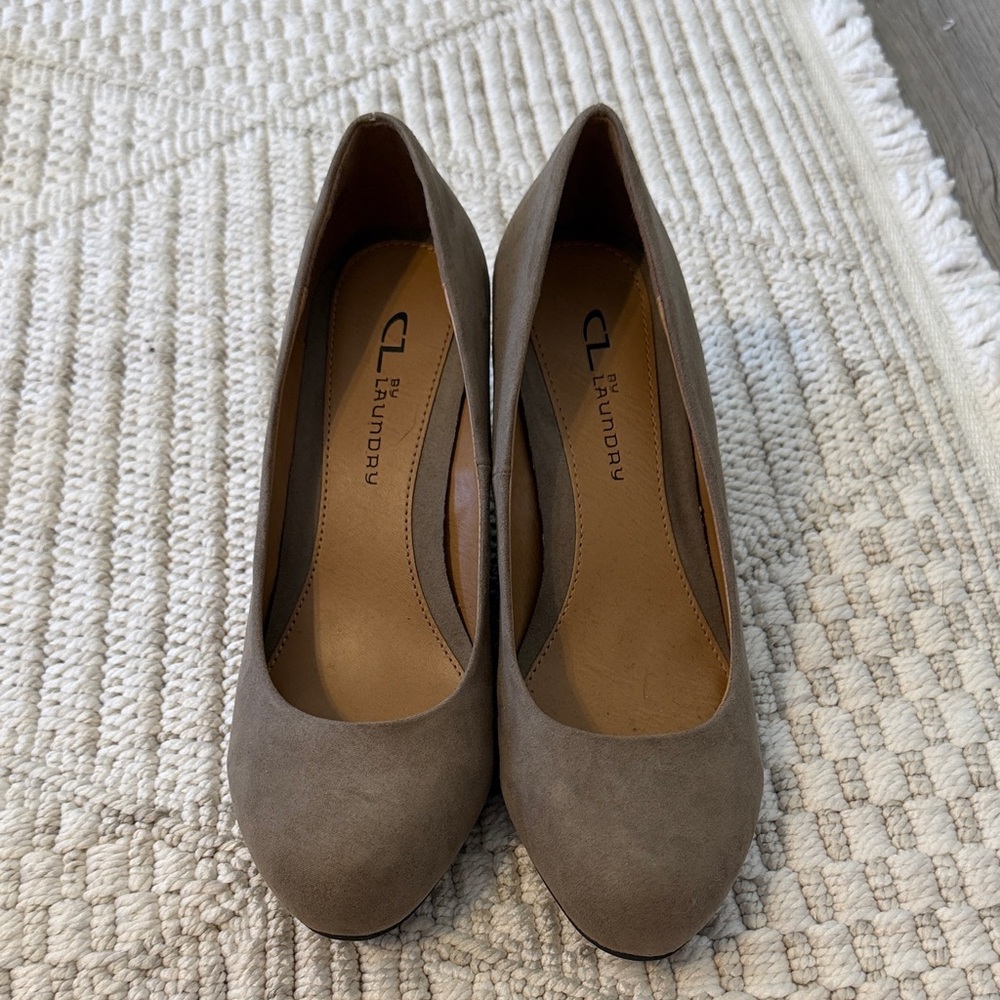 CL by Laundry Women's Taupe Heels